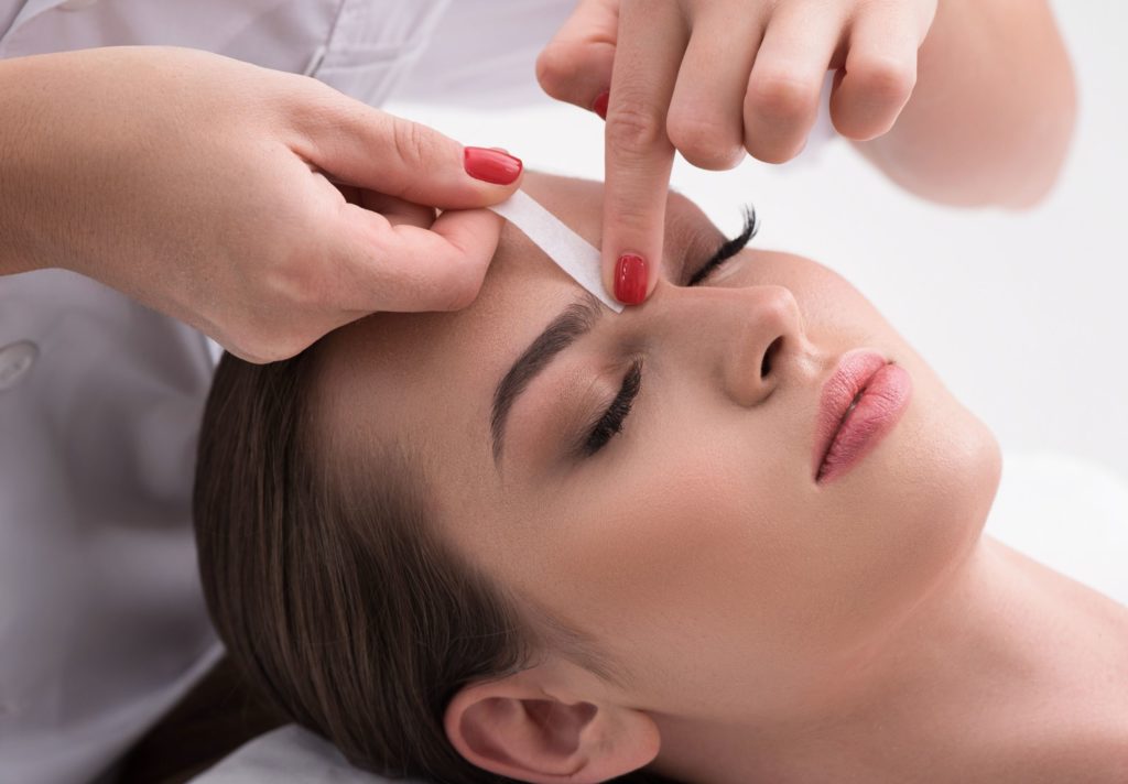 eyebrow-wax-world-class-training