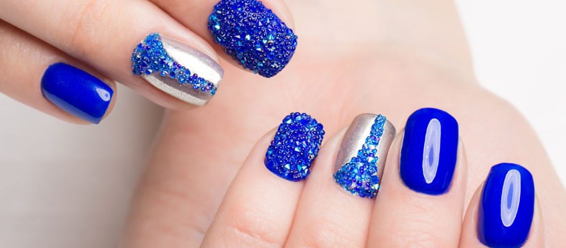 Blue sparkly nails